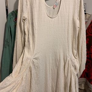 FREE P / M ! IVORY PERFECTION FITS L TOO !!! super nice!NEWWW! looks amazing !!!